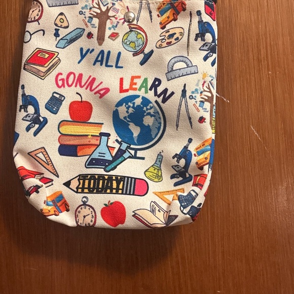 White 'Y'All Gonna Learn' Educational Print Crossbody Bag - Picture 15 of 15